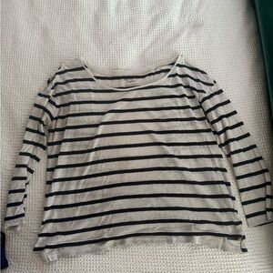 American Eagle Outfitters Nagy Blue and White Tee